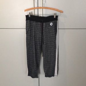 Hurley Cropped Fleece Sweat Pants - like new